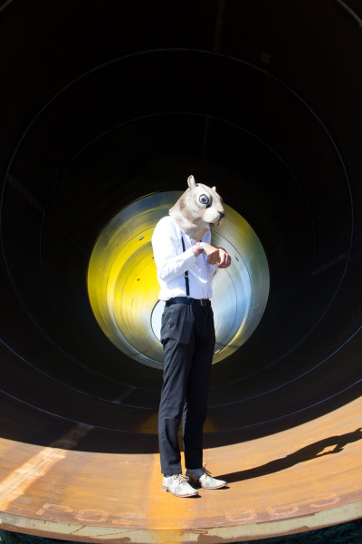 Fotodoos fotoshoot met latex eekhoorn masker