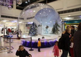 XXL Snow Globe